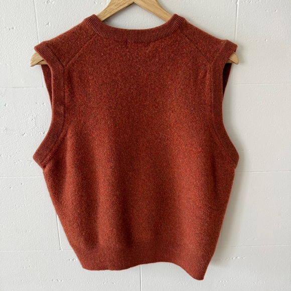 L.L. Bean | Vintage Brick V-Neck Lambswool Preppy Sweater Vest | Size Medium - Picture 6 of 9